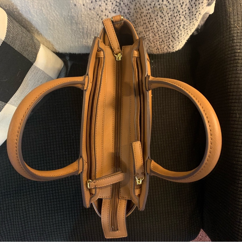 Liz Claiborne Mini Tuxedo Tote Bag - Picture 8 of 15